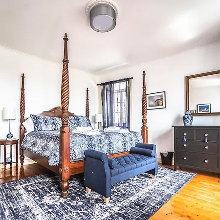 Casa de Férias Center, 200 Meters To Marina, Walk To Everything, Private Yard And Garden