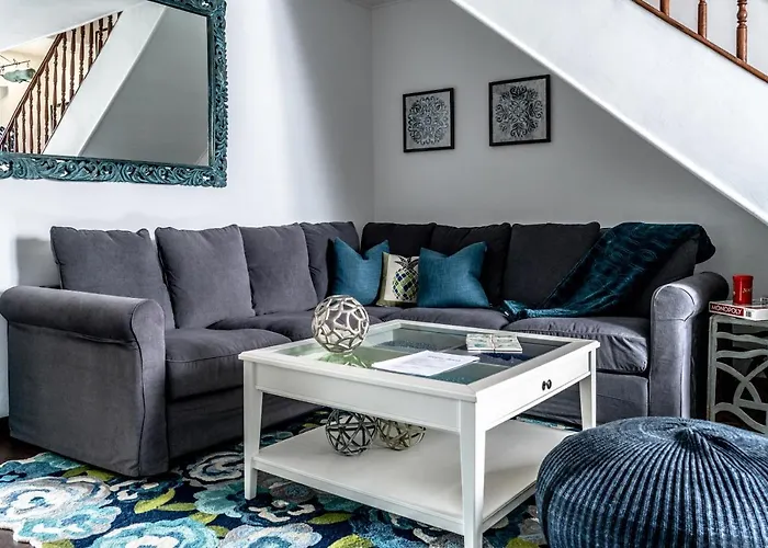 Feriehus Center, 200 Meters To Marina, Walk To Everything, Private Yard And Garden Ponta Delgada